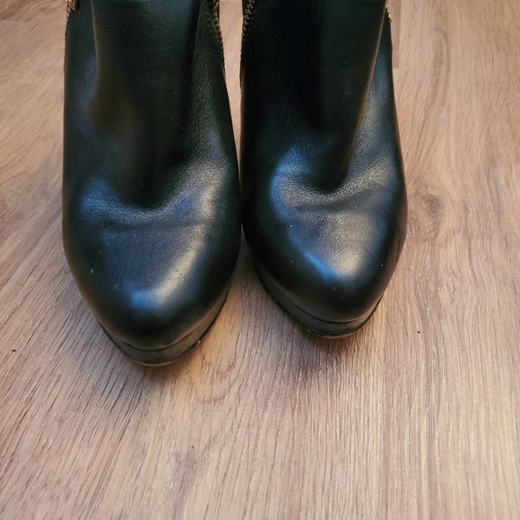 MK black platform shoes, size 7 - Picture 2 of 4